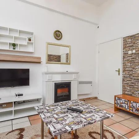 דירה Historical Lion's Bridge 1-bedroom By Flat Mаnager סופיה